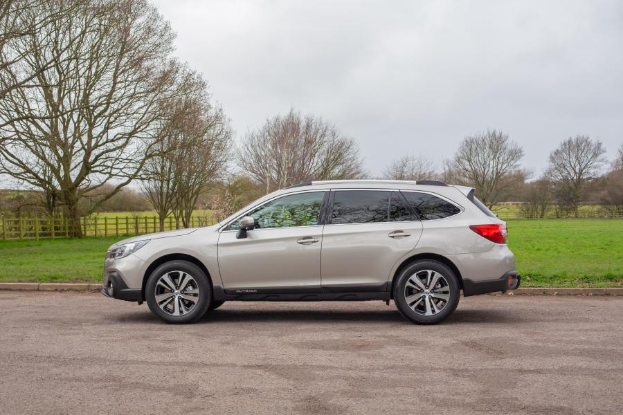  Subaru Outback 2018 года  (UK) (фото 13 из 36)